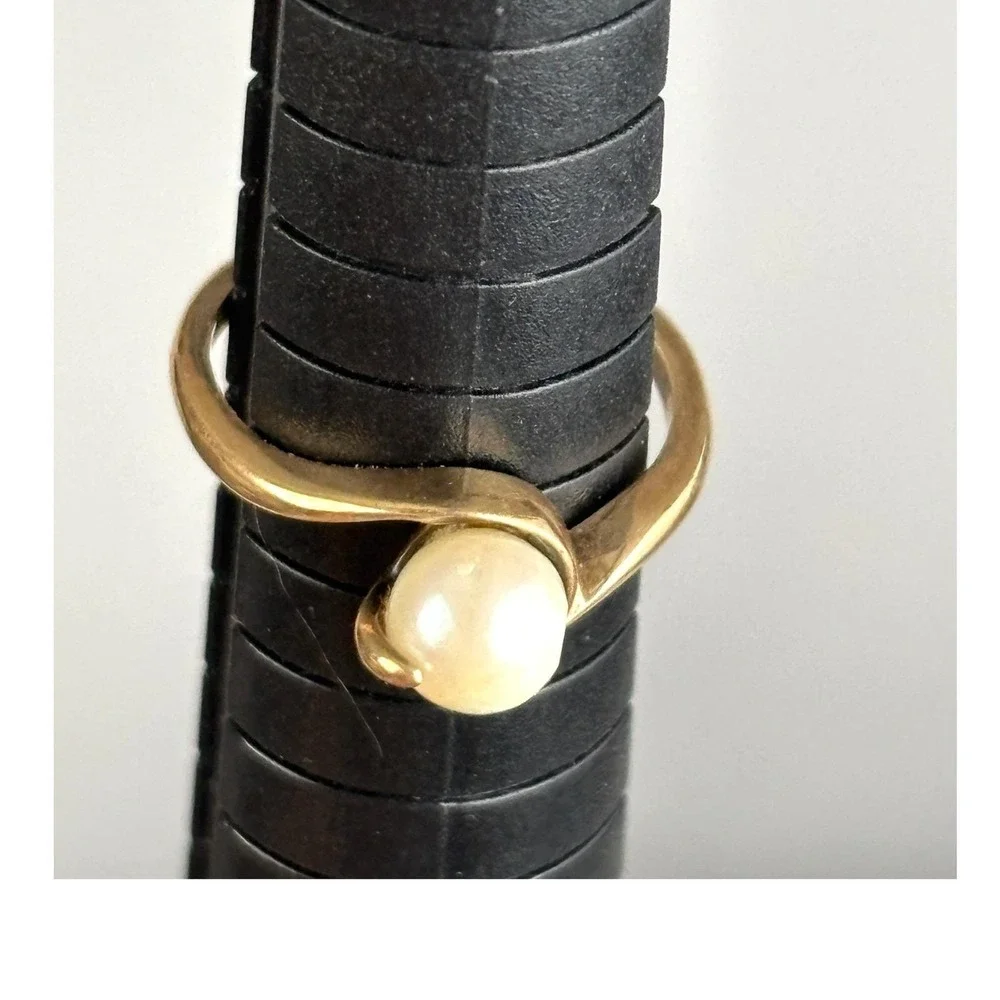 Vintage 10K Gold Pearl Ring Minimalist Modernist‎ Bypass Size 6